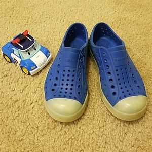 Native blue shoes - size 12 (Little Kid)